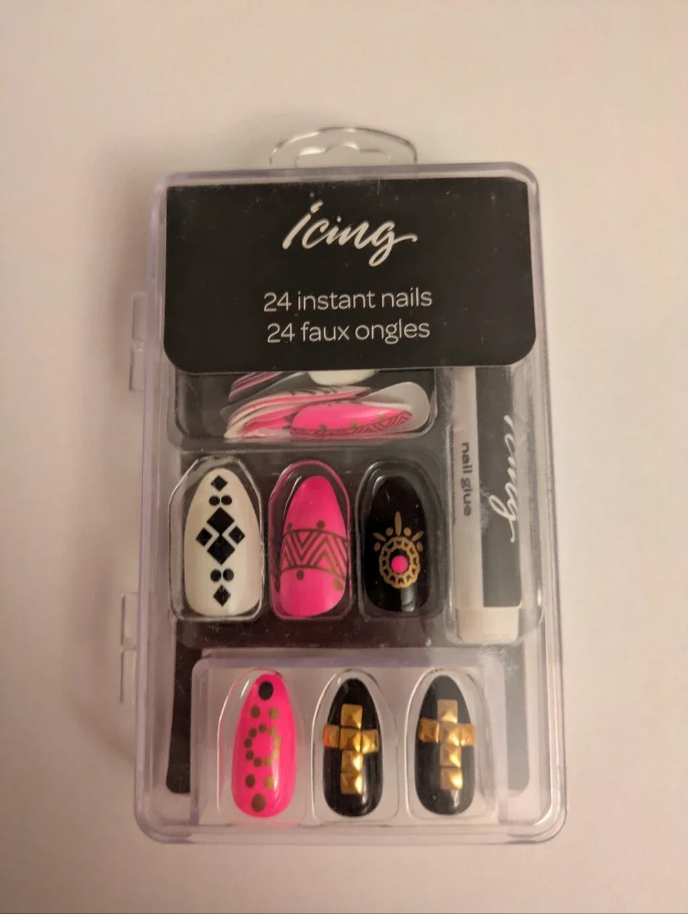 FREE GIFT WITH PURCHASE NWT Bundle Of 4 False Nail Sets Kiss, Icing By Claire's